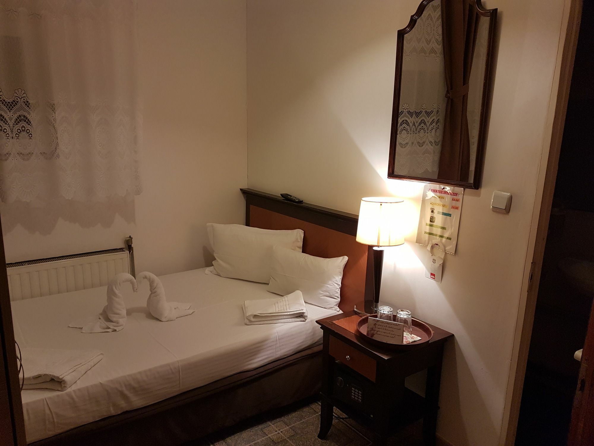 Hostel Litovoi Бухарест Екстер'єр фото